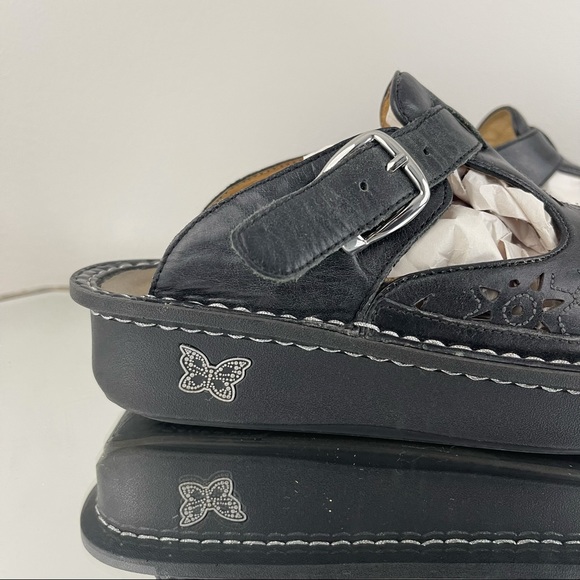 ALEGRIA Classic Breezy Dusty Black Lazer Cut Clog - Picture 4 of 11